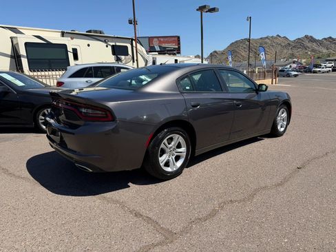Used 2015 Dodge Charger SE RWD image 5