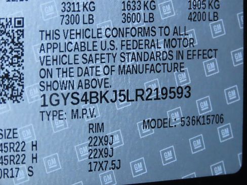 Used 2020 Cadillac Escalade Luxury w/ LPO, Radiant Package image 36