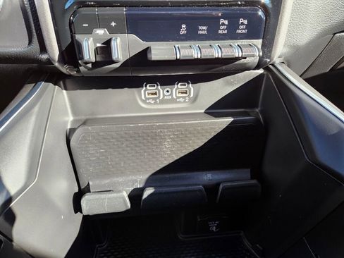 Used 2021 RAM 1500 Laramie w/ Sport Appearance Package image 26