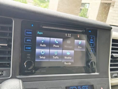 Used 2016 Toyota Sienna LE FWD image 27