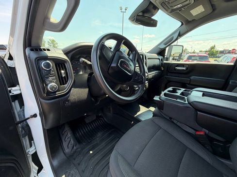 Used 2024 GMC Sierra 2500 Pro w/ Convenience Package AWD/4WD image 9