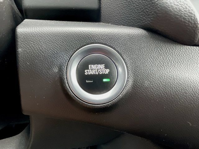 Used 2024 GMC Terrain SLE w/ Driver Convenience Package FWD image 17