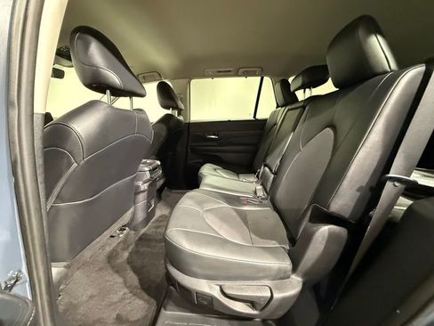 Certified 2024 Toyota Grand Highlander XLE image 18