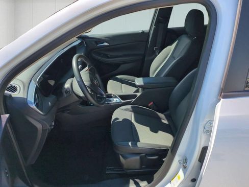 Used 2025 Buick Encore GX Preferred AWD/4WD image 12