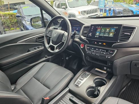 Used 2023 Honda Passport TrailSport image 10