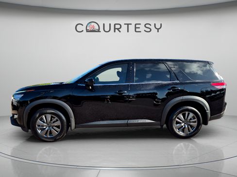 Certified 2025 Nissan Pathfinder S FWD image 2