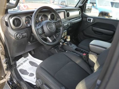Used 2019 Jeep Wrangler Sport S image 8