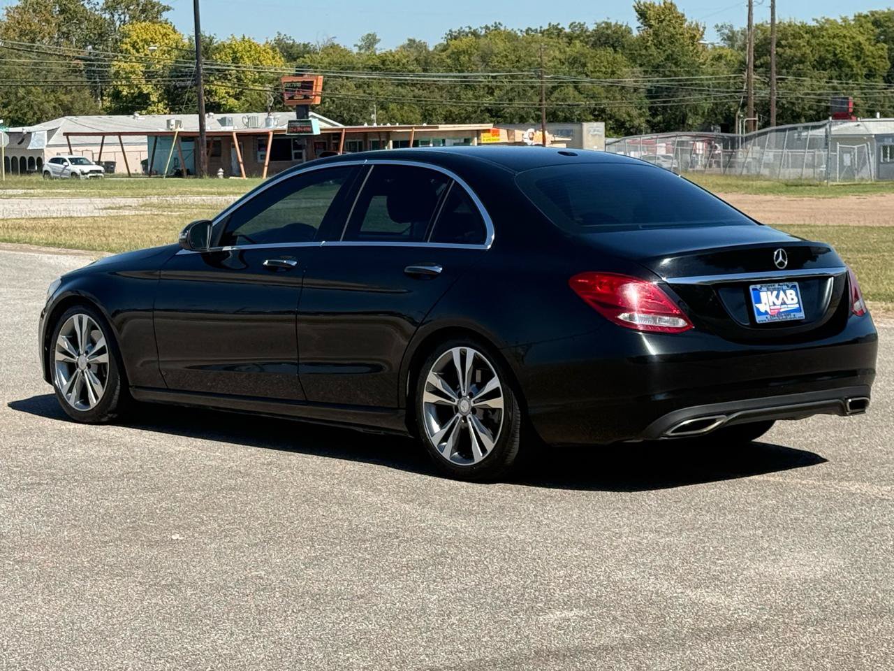 Used 2016 Mercedes-Benz C 300 4MATIC Sedan image 3