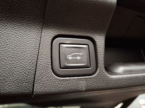 Used 2021 GMC Acadia SLE w/ Driver Convenience Package image 28