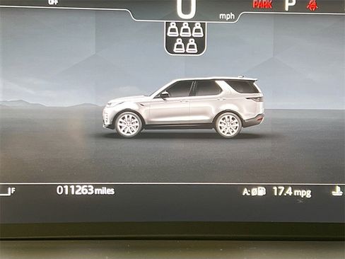 Used 2025 Land Rover Discovery Dynamic SE image 12