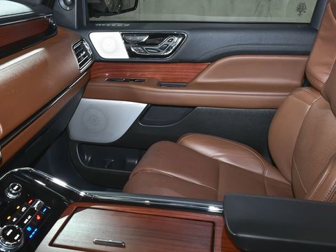 Used 2023 Lincoln Navigator Reserve image 47