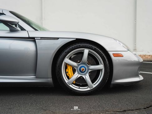 Used 2004 Porsche Carrera GT RWD image 25