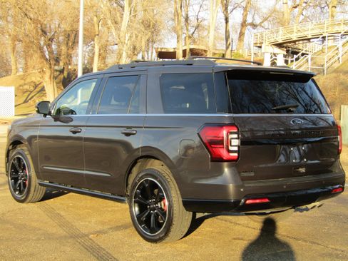Certified 2023 Ford Expedition Limited image 2