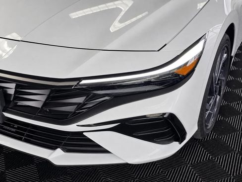 New 2026 Hyundai Elantra Limited FWD image 10