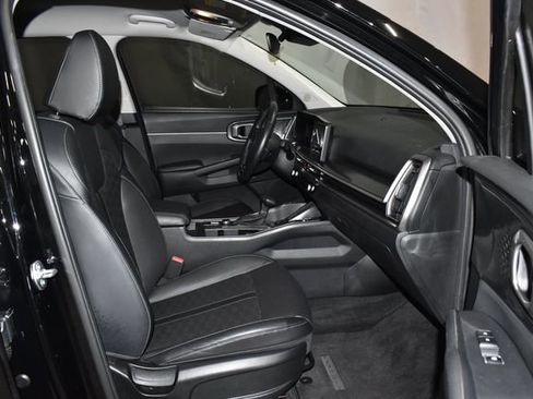 Used 2024 Kia Sorento S image 33