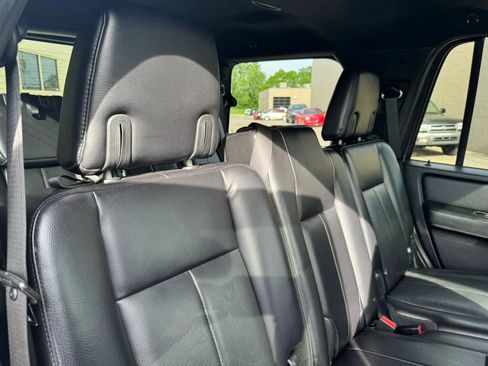 Used 2016 Ford Expedition Limited w/ Equipment Group 301A AWD/4WD image 33