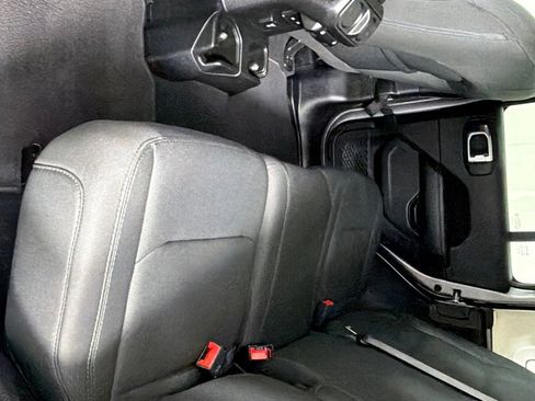 Used 2021 Jeep Wrangler Unlimited Sahara image 19