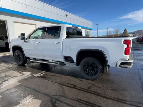 Certified 2022 Chevrolet Silverado 2500 High Country w/ Z71 Off-Road Package image 6