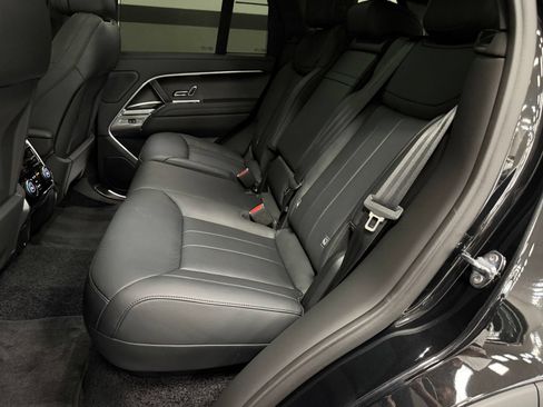 Used 2025 Land Rover Range Rover SE AWD/4WD image 38