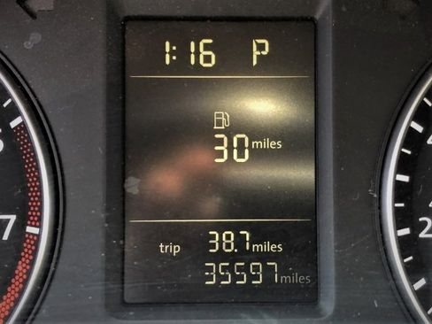 Used 2015 Volkswagen Passat 1.8T Limited Edition image 9