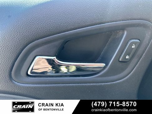 Used 2017 Chevrolet Colorado Z71 w/ Z71 Midnight Edition image 19