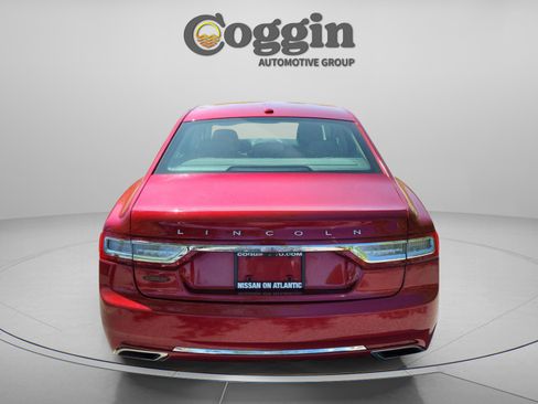 Used 2017 Lincoln Continental Select FWD image 3