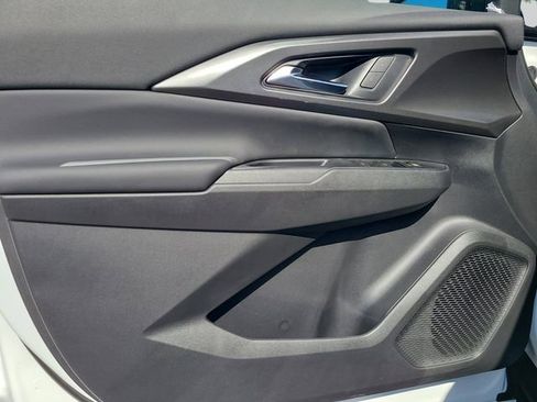 New 2026 Chevrolet Equinox EV LT w/ LPO, Blackout Package FWD image 18