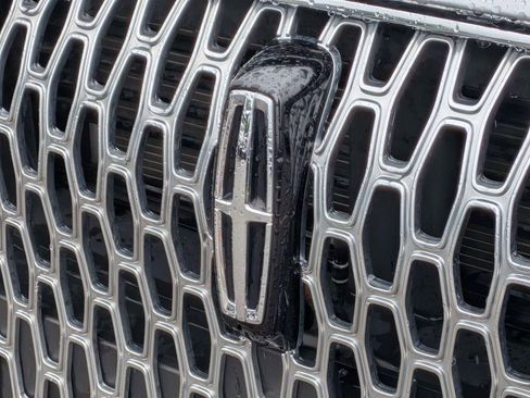 Certified 2023 Lincoln Corsair AWD w/ Equipment Group 101A image 9