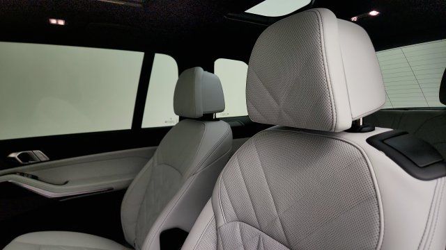 Used 2024 BMW X7 xDrive40i w/ Premium Package AWD/4WD image 46