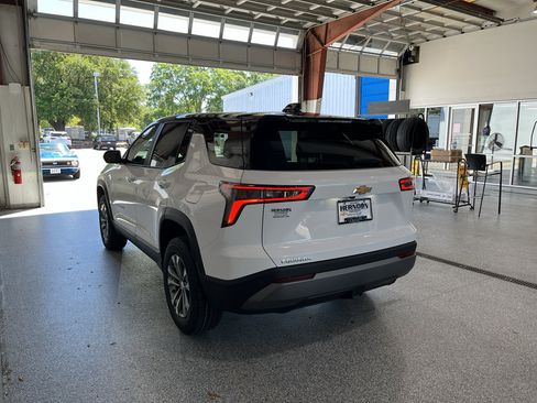 New 2026 Chevrolet Equinox LT w/ Convenience Package II FWD image 6