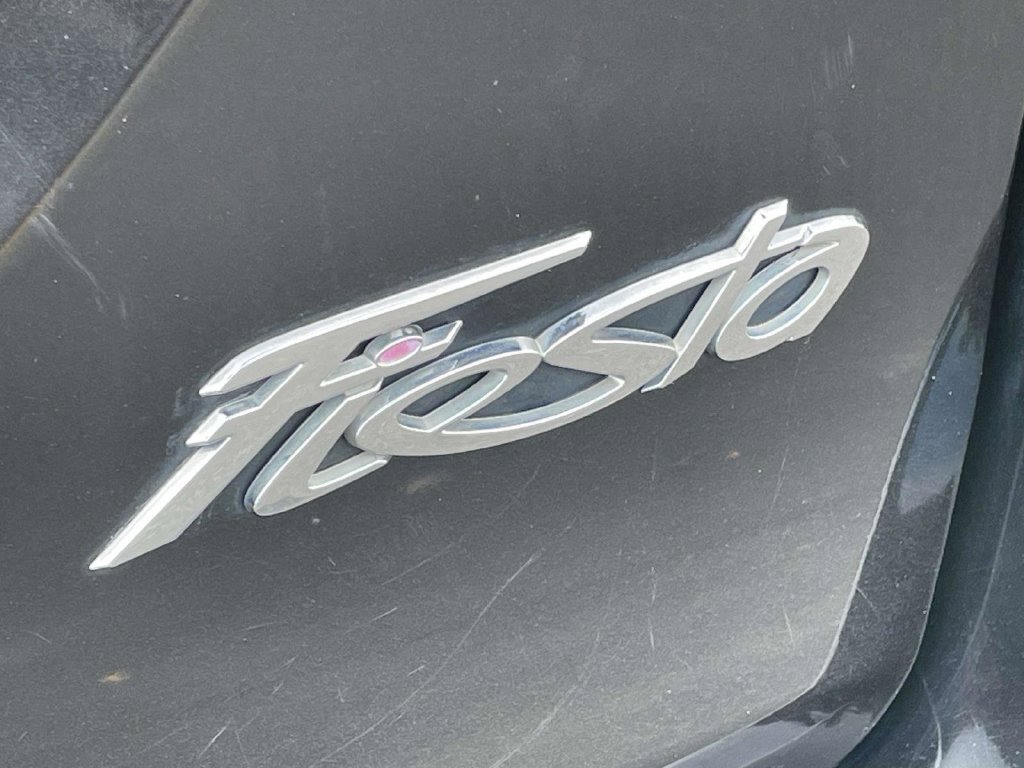 Used 2015 Ford Fiesta SE FWD image 9