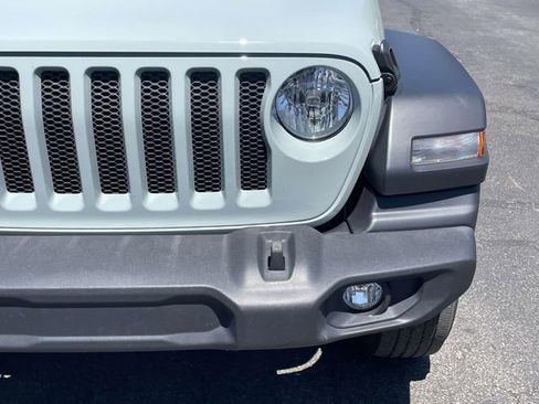 Used 2023 Jeep Wrangler Sport AWD/4WD image 7