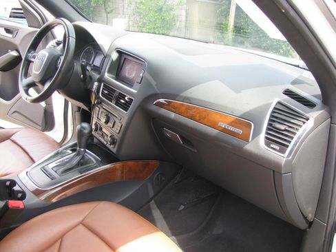 Used 2011 Audi Q5 2.0T Premium AWD/4WD image 14