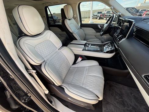 Used 2020 Lincoln Navigator L Black Label w/ Cargo Convenience Package image 31