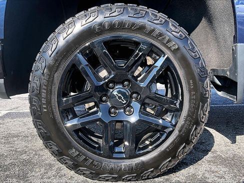 Used 2021 Chevrolet Silverado 1500 LT Trail Boss w/ Convenience Package II image 9