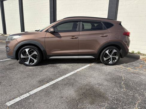 Used 2017 Hyundai Tucson Value w/ Cargo Package FWD image 6