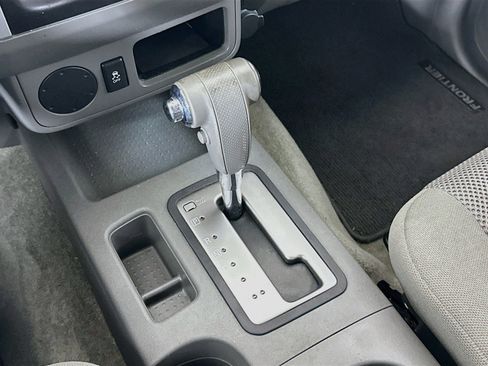 Used 2015 Nissan Frontier SV RWD image 22