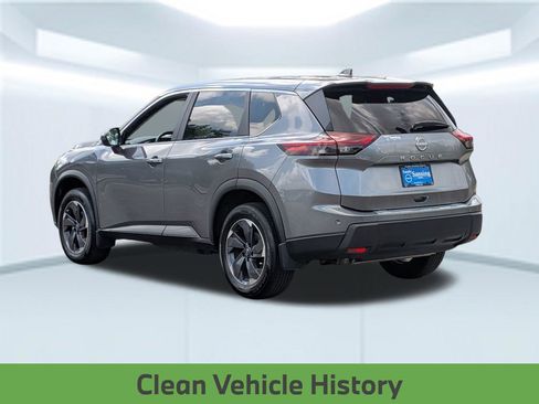Certified 2025 Nissan Rogue SV FWD image 5