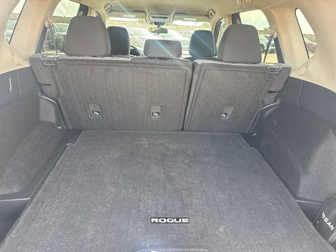 Certified 2023 Nissan Rogue SV FWD image 33