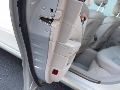 Used 2004 Mercedes-Benz E 500 Sedan image 41