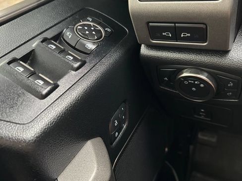 Used 2017 Ford F150 Raptor w/ Equipment Group 802A Luxury AWD/4WD image 17