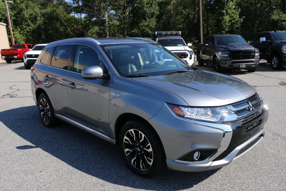 Used 2018 Mitsubishi Outlander SEL AWD/4WD image 10