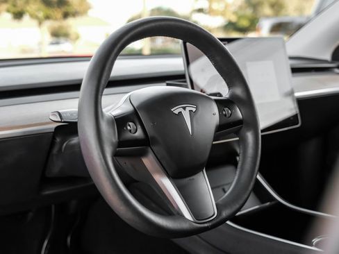 Used 2021 Tesla Model Y 2WD image 14