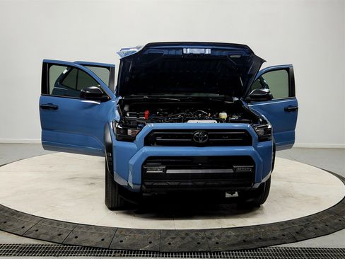 Used 2025 Toyota 4Runner SR5 image 10