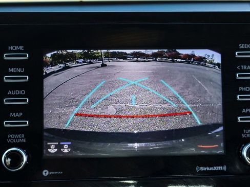 Used 2024 Toyota Camry SE image 33