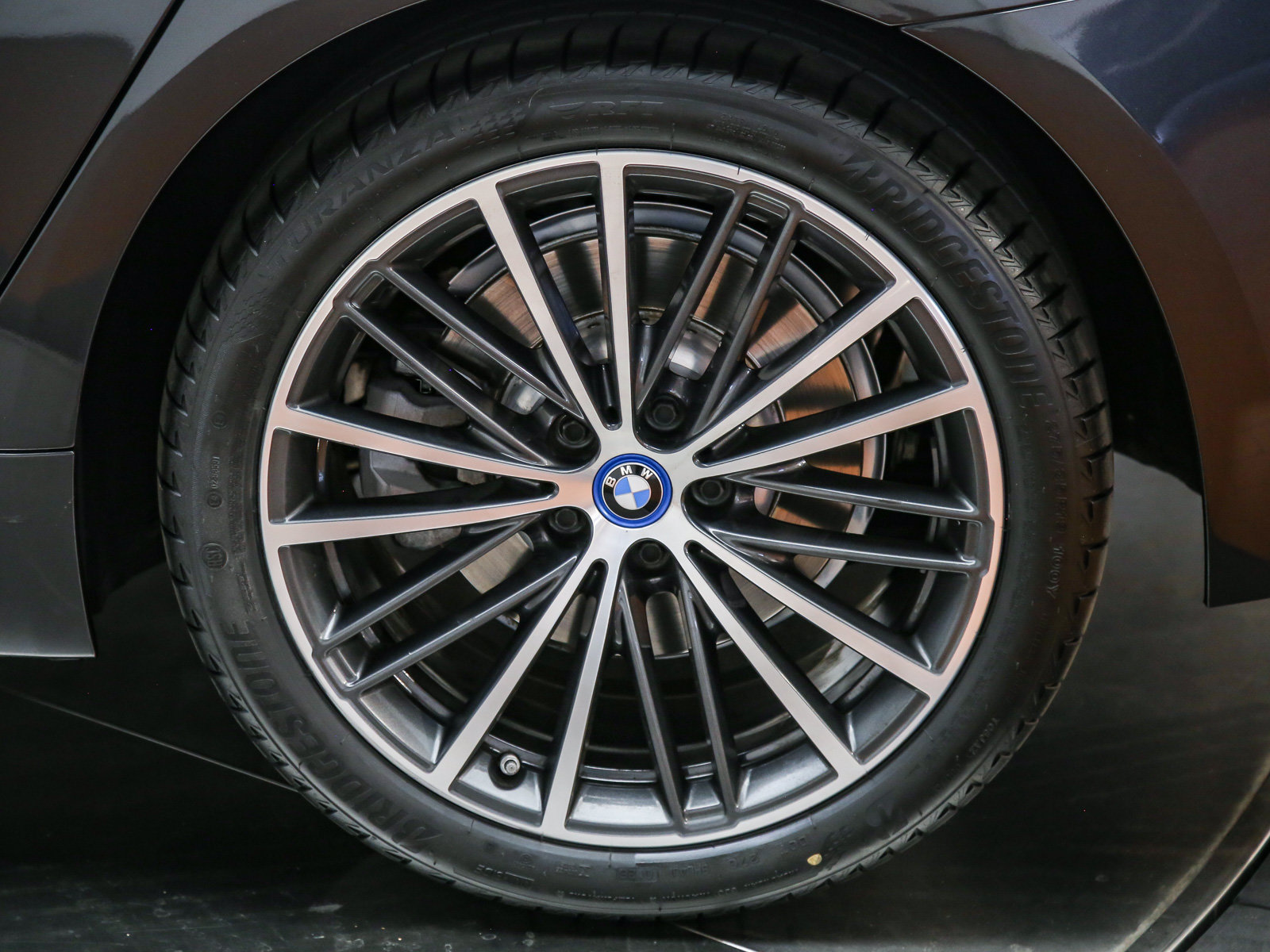 Certified 2023 BMW 530e w/ Convenience Package RWD image 11