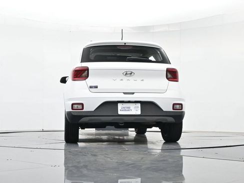Used 2024 Hyundai Venue SEL FWD image 39