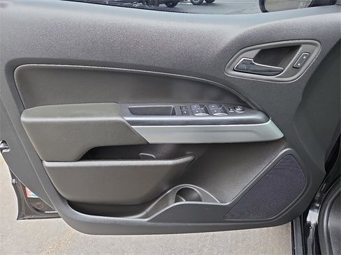 Used 2022 Chevrolet Colorado LT w/ LT Convenience Package image 13