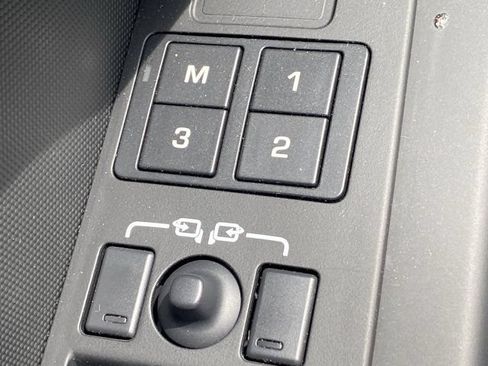 Used 2025 Land Rover Defender 110 S AWD/4WD image 18