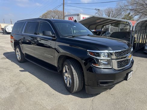Used 2020 Chevrolet Suburban LS w/ Enhanced Driver Alert Package image 3